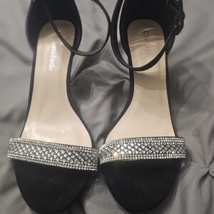 Classified Women's Black and Silver Heels